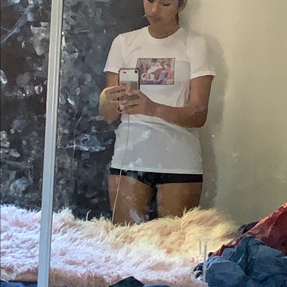 FRIENDS tee - Picture 3 of 4